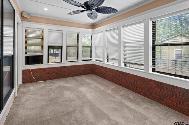 433 Knollwood Lane, Holly Lake Ranch, TX 75765