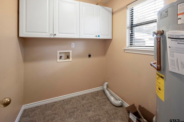 433 Knollwood Lane, Holly Lake Ranch, TX 75765