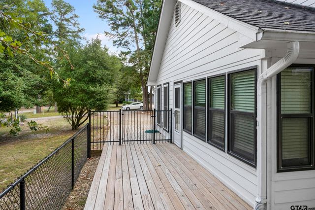 433 Knollwood Lane, Holly Lake Ranch, TX 75765