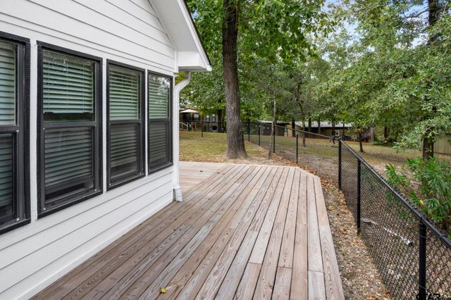 433 Knollwood Lane, Holly Lake Ranch, TX 75765