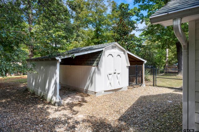 433 Knollwood Lane, Holly Lake Ranch, TX 75765