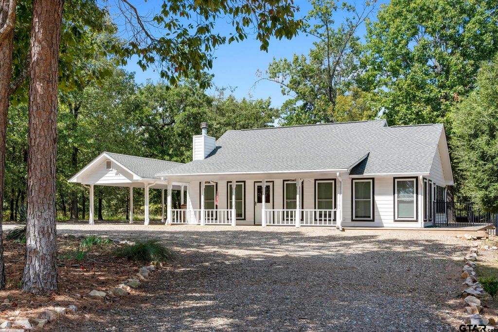 433 Knollwood Lane, Holly Lake Ranch, TX 75765