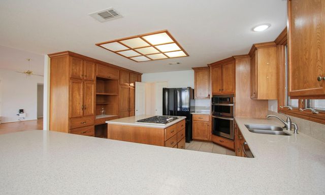 160 Lake Oaks Boulevard, Coldspring, TX 77331