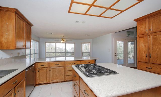 160 Lake Oaks Boulevard, Coldspring, TX 77331