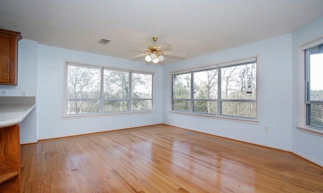 160 Lake Oaks Boulevard, Coldspring, TX 77331