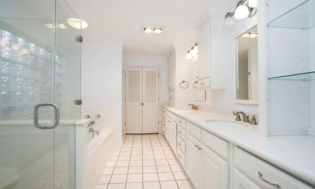 160 Lake Oaks Boulevard, Coldspring, TX 77331