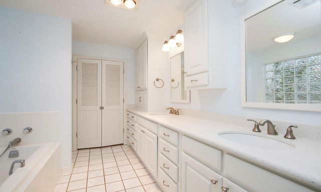 160 Lake Oaks Boulevard, Coldspring, TX 77331