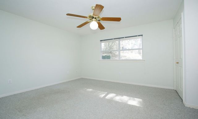 160 Lake Oaks Boulevard, Coldspring, TX 77331