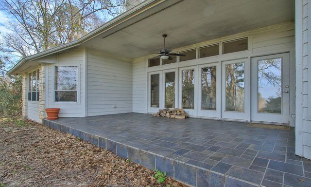 160 Lake Oaks Boulevard, Coldspring, TX 77331