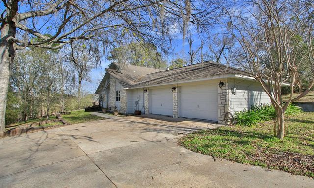 160 Lake Oaks Boulevard, Coldspring, TX 77331