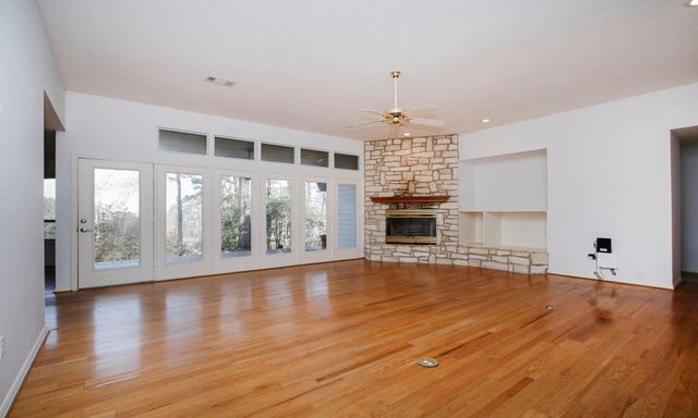 160 Lake Oaks Boulevard, Coldspring, TX 77331