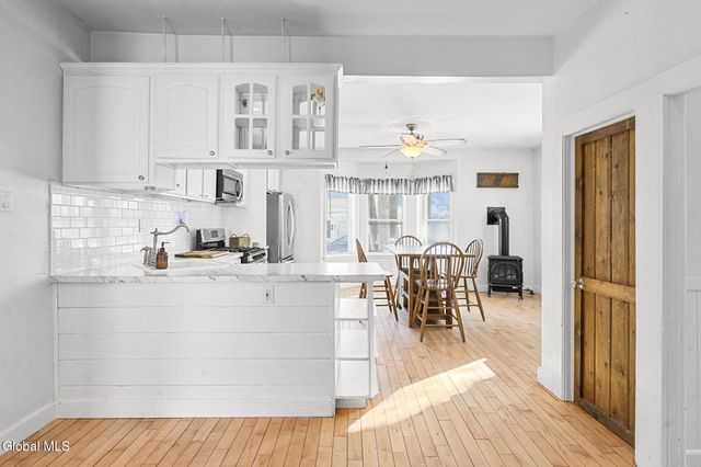 11 Hudson Street, Castleton-on-hudson, NY 12033