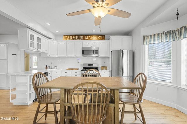 11 Hudson Street, Castleton-on-hudson, NY 12033