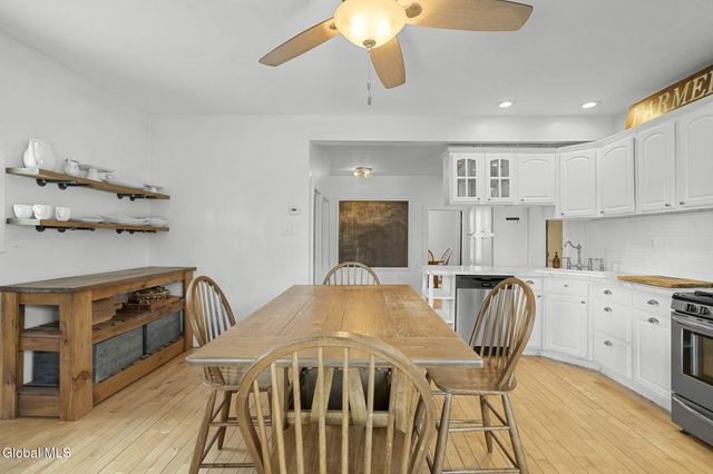 11 Hudson Street, Castleton-on-hudson, NY 12033