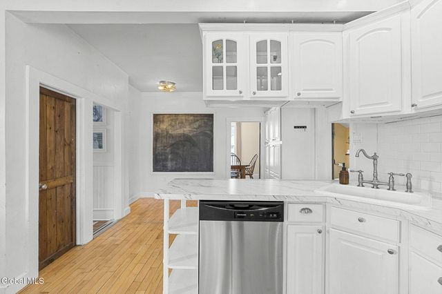 11 Hudson Street, Castleton-on-hudson, NY 12033