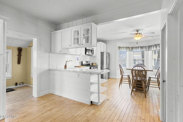 11 Hudson Street, Castleton-on-hudson, NY 12033