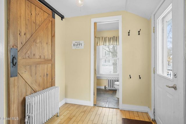 11 Hudson Street, Castleton-on-hudson, NY 12033