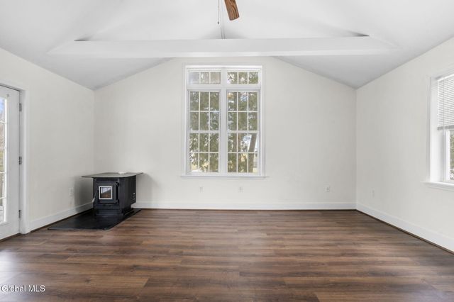 11 Hudson Street, Castleton-on-hudson, NY 12033