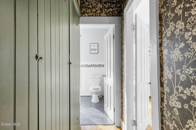 11 Hudson Street, Castleton-on-hudson, NY 12033