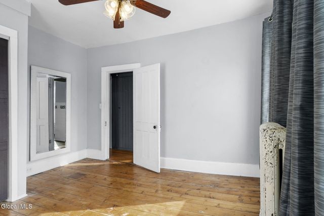 11 Hudson Street, Castleton-on-hudson, NY 12033