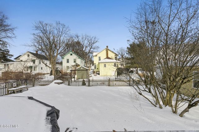 11 Hudson Street, Castleton-on-hudson, NY 12033