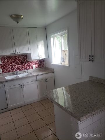 3123 SW Barton Street, Seattle, WA 98126