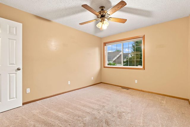 1863 Riverwood Drive 14, Burnsville, MN 55337