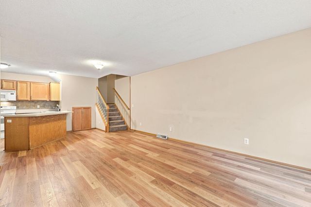 1863 Riverwood Drive 14, Burnsville, MN 55337