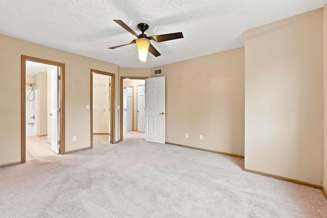 1863 Riverwood Drive 14, Burnsville, MN 55337