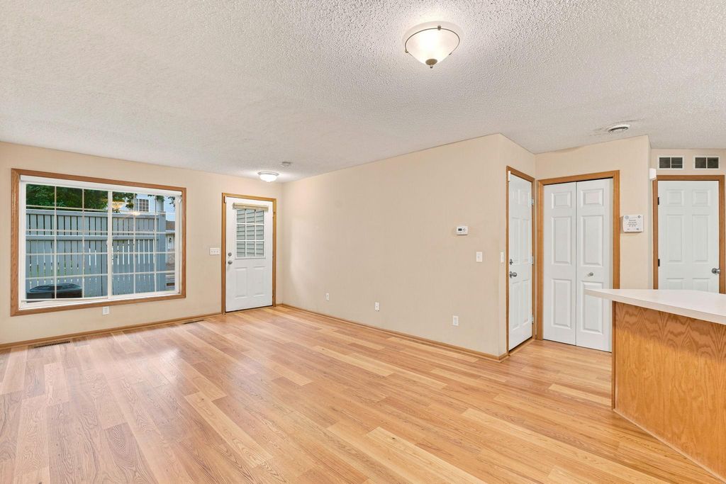 1863 Riverwood Drive 14, Burnsville, MN 55337 — photo 3