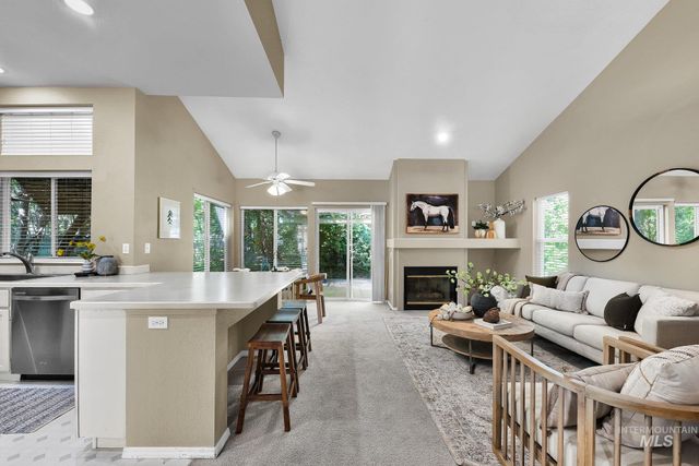5081 N Marsh Ave, Garden City, ID 83714