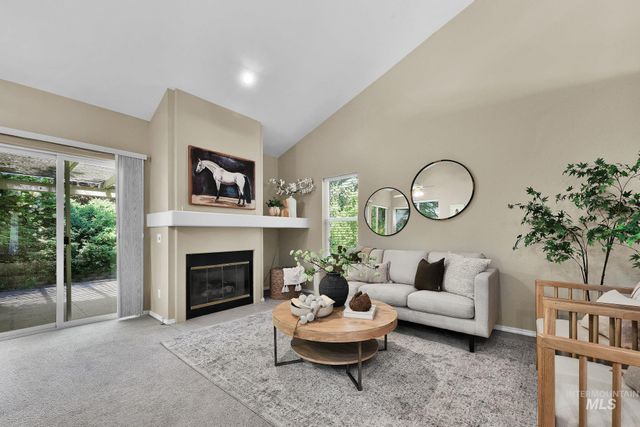 5081 N Marsh Ave, Garden City, ID 83714