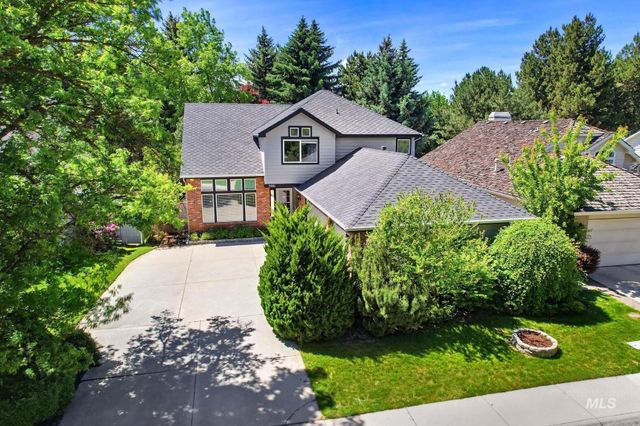 5081 N Marsh Ave, Garden City, ID 83714