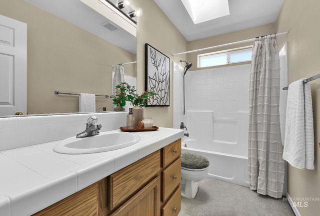 5081 N Marsh Ave, Garden City, ID 83714