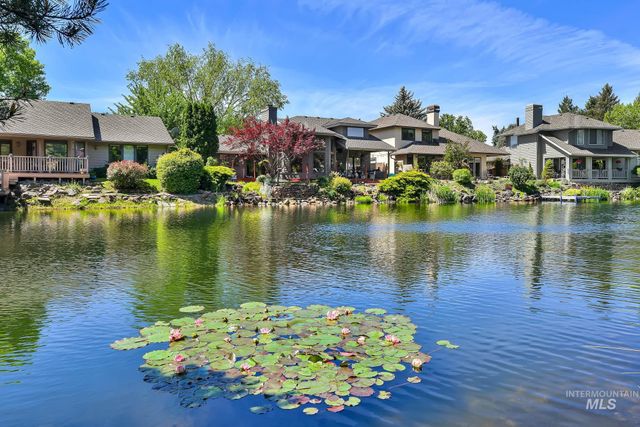 5081 N Marsh Ave, Garden City, ID 83714