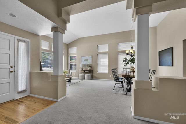 5081 N Marsh Ave, Garden City, ID 83714