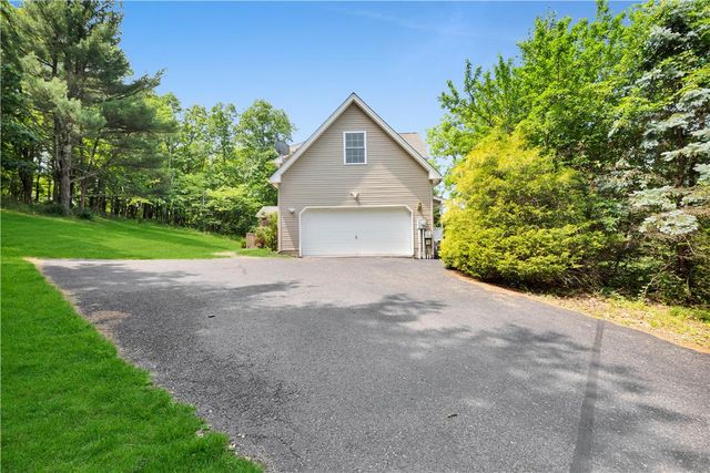 312 Reagan Drive, East Stroudsburg, PA 18301