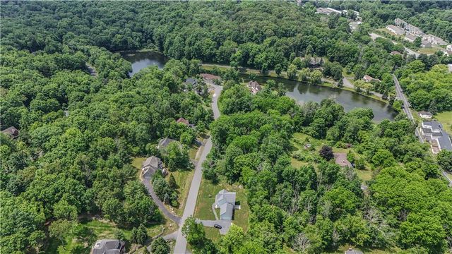312 Reagan Drive, East Stroudsburg, PA 18301