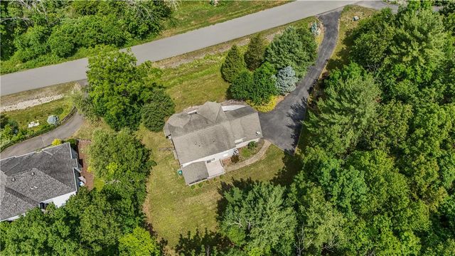 312 Reagan Drive, East Stroudsburg, PA 18301