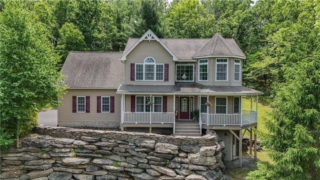 312 Reagan Drive, East Stroudsburg, PA 18301