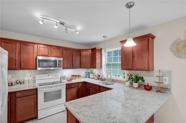 312 Reagan Drive, East Stroudsburg, PA 18301