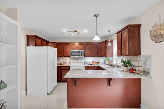312 Reagan Drive, East Stroudsburg, PA 18301