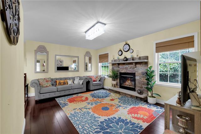 312 Reagan Drive, East Stroudsburg, PA 18301