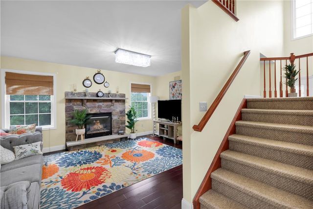 312 Reagan Drive, East Stroudsburg, PA 18301