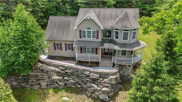312 Reagan Drive, East Stroudsburg, PA 18301
