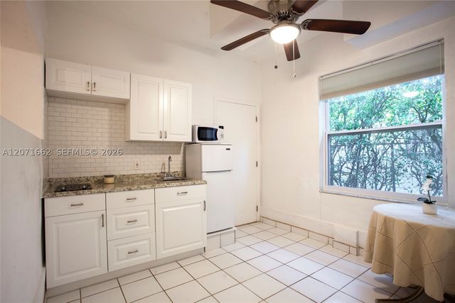 4720 Pine Tree Dr 1, Miami Beach, FL 33140