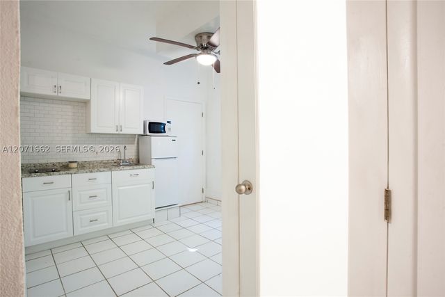 4720 Pine Tree Dr 1, Miami Beach, FL 33140