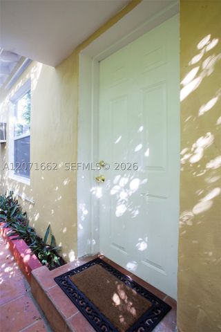 4720 Pine Tree Dr 1, Miami Beach, FL 33140