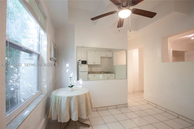 4720 Pine Tree Dr 1, Miami Beach, FL 33140