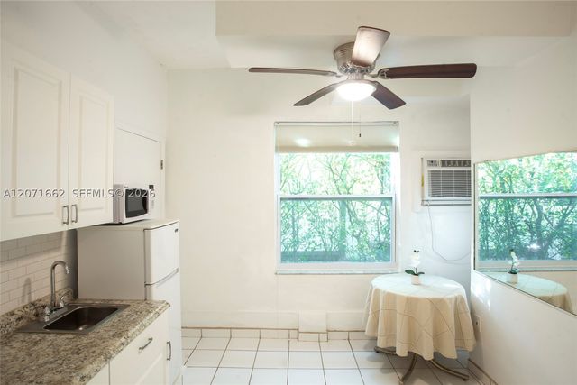 4720 Pine Tree Dr 1, Miami Beach, FL 33140